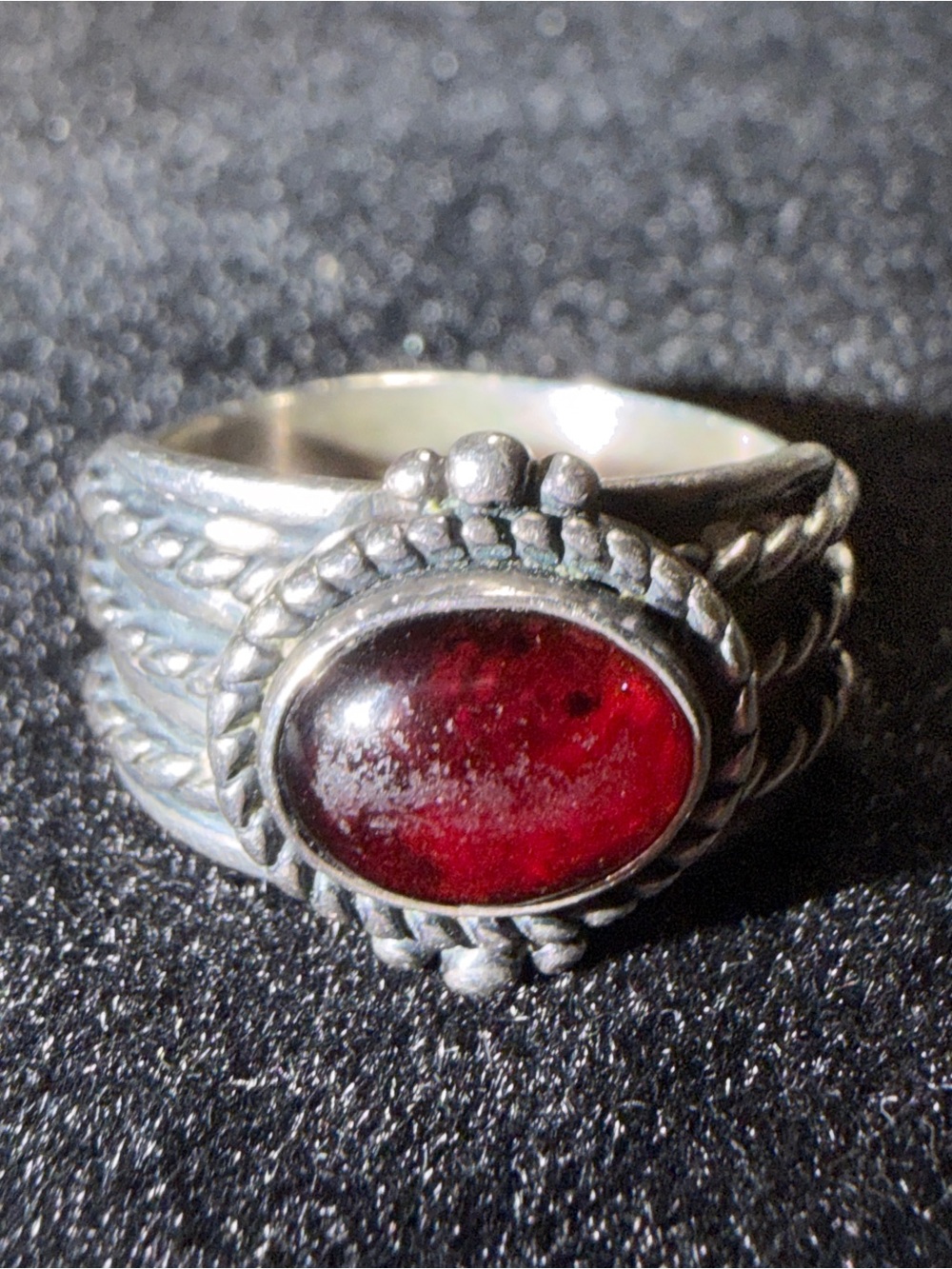 Vintage Q Sterling Silver Rope Band Garnet Cabochon Ring - Size 5.75